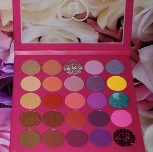 Ultramo Eyeshadow Palette Inspired By Barbie